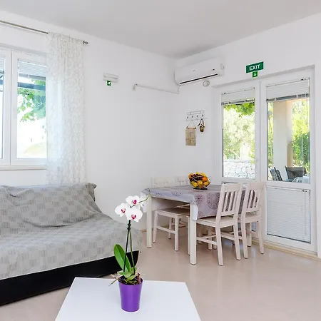 Sladjenovici 9012a Apartment